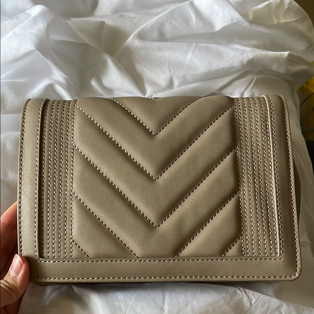 Express Elegant Tan Quilted Women's Bag